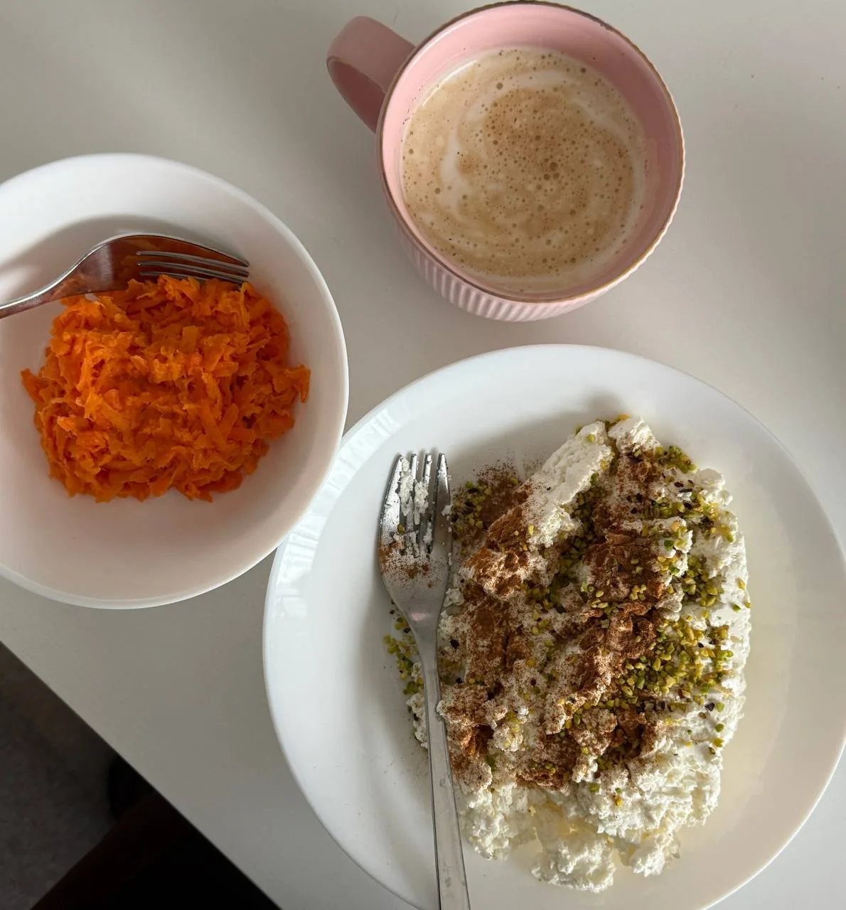 Портретна фотографія людини, пов’язана з темою недовіри до «чарівних» дієт і швидкого схуднення