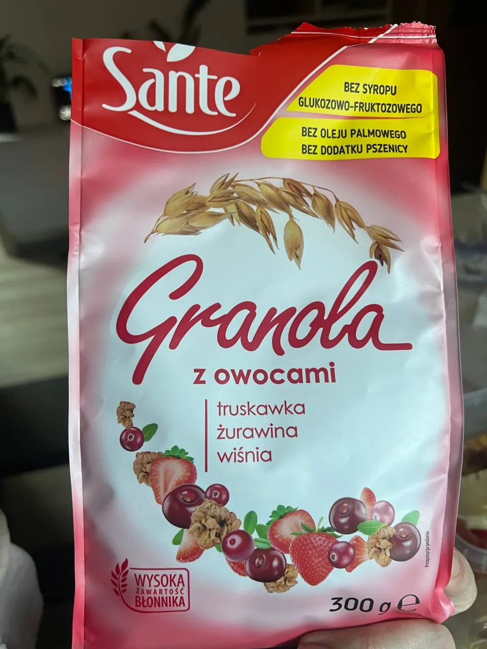 Упаковка продукту з написами про відсутність сиропу глюкозо-фруктозного, пальмової олії та пшениці