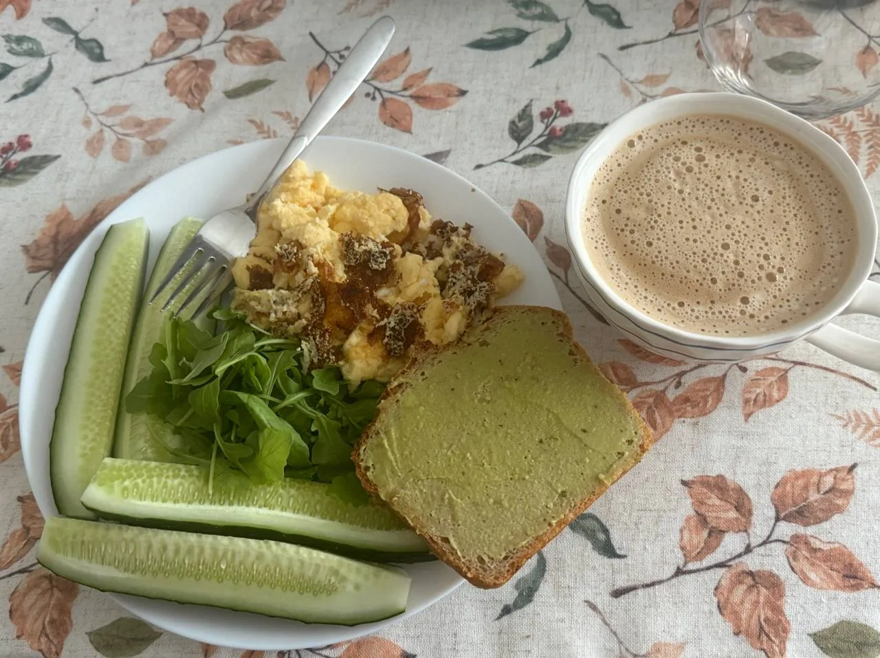 Декоративне фонове фото для статті про обережне зменшення апетиту та безпечне схуднення